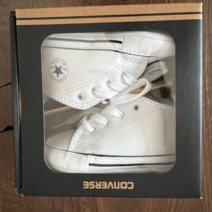 Baby Converse - Brand new - size 3